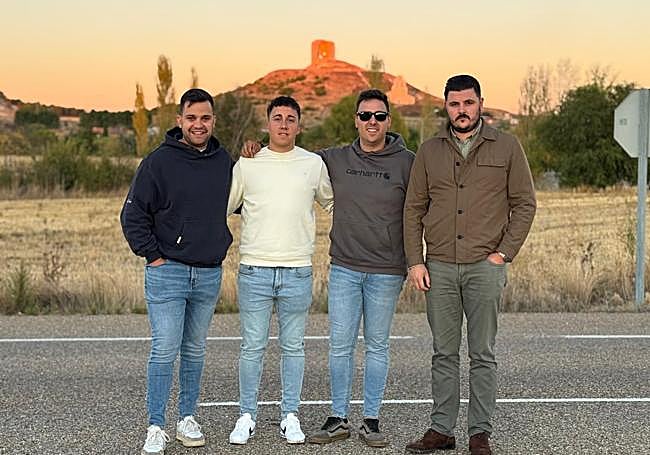 Álvaro San Juan, Adrián Casado, Carlos de la Cuesta y Marco Muelas en Mota del Marqués, fueron de los primeros en desplazarse