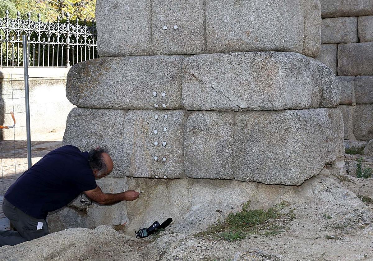 Intervención, ayer, en uno de los pilares objeto del estudio.