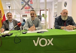 Los responsables de Vox Matías Recio, David Hierro y Luis Carlón.