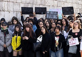 Concentración este martes en Valladolid contra el acoso escolar.