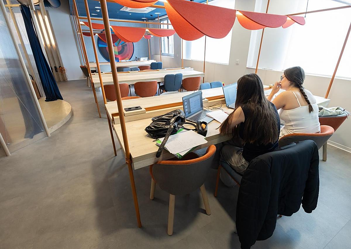 Imagen secundaria 1 - Exterior de la residencia Campo Grande y dos de sus salas.