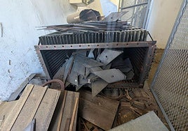 Chatarra encontrada en la quesería abandonada.