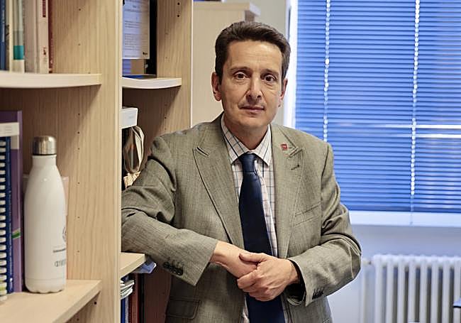 Daniel de Luis, catedrático de la Universidad de Valladolid y jefe del Servicio de Endocrinología y Nutrición del Hospital Clínico Universitario de Valladolid.
