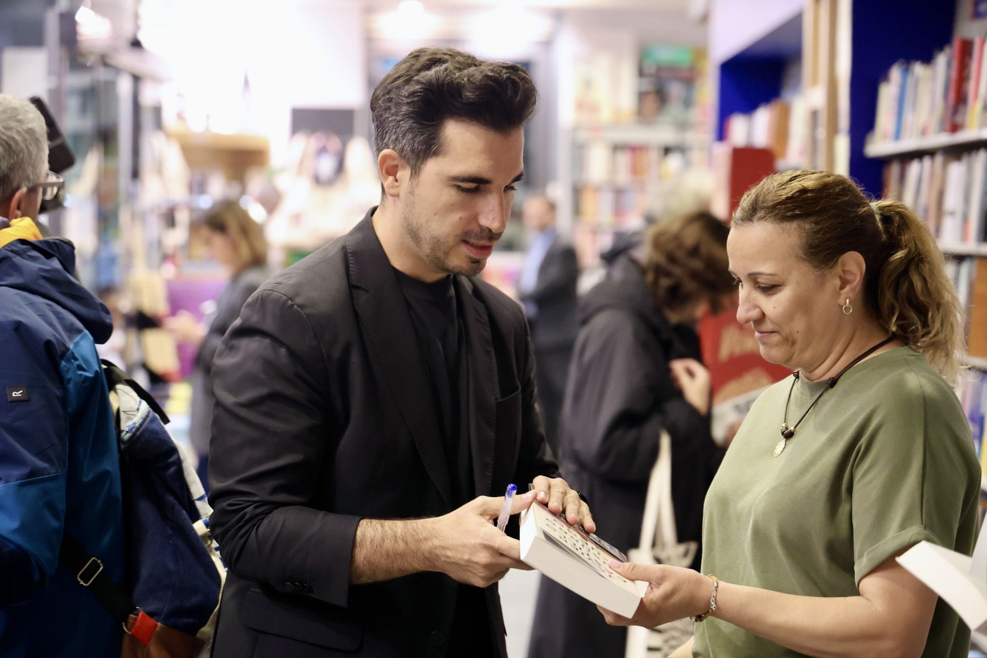 Firma de libros de Javier Castillo en Valladolid