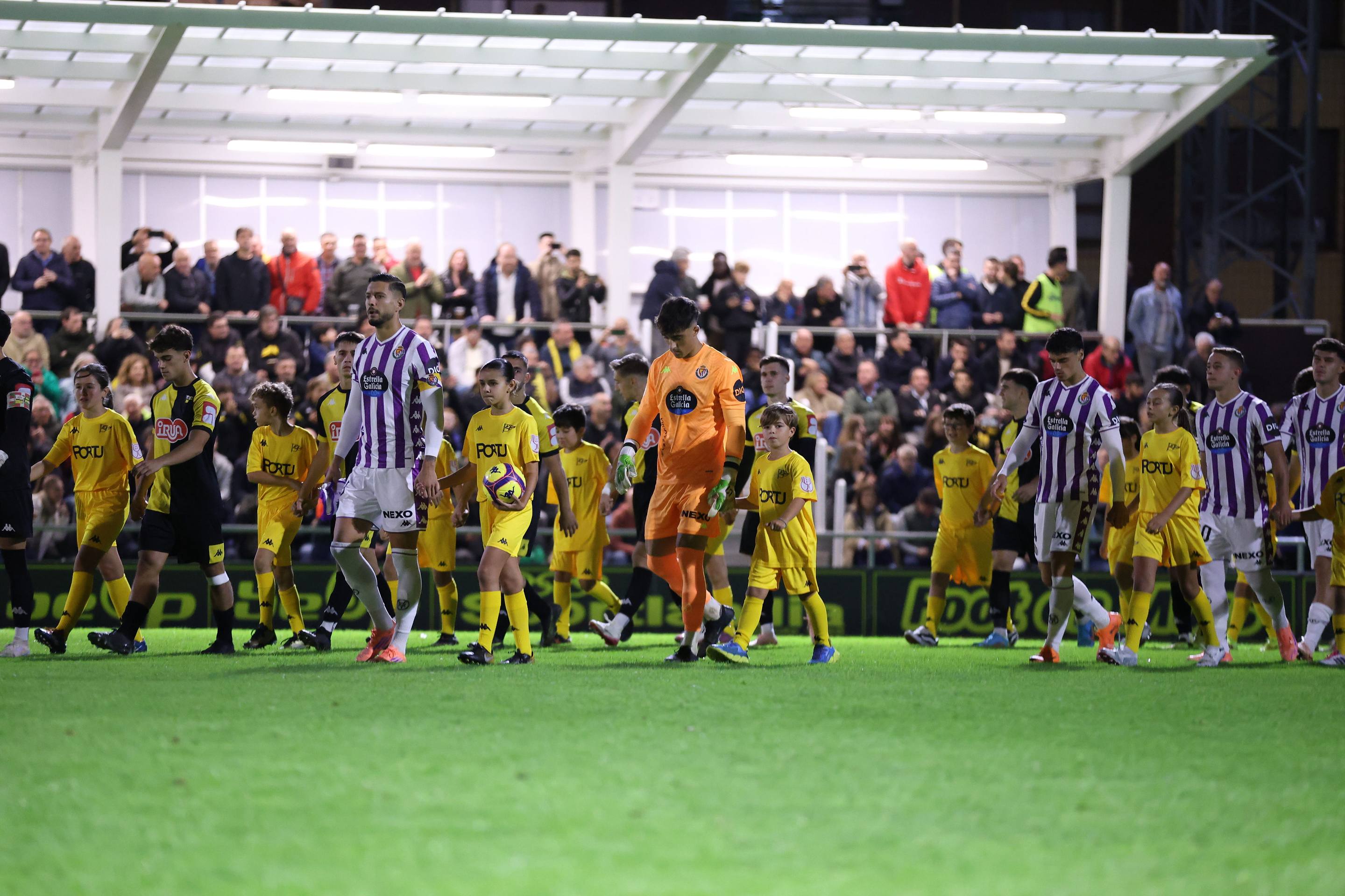 Las imágenes de la bochornosa eliminación del Real Valladolid