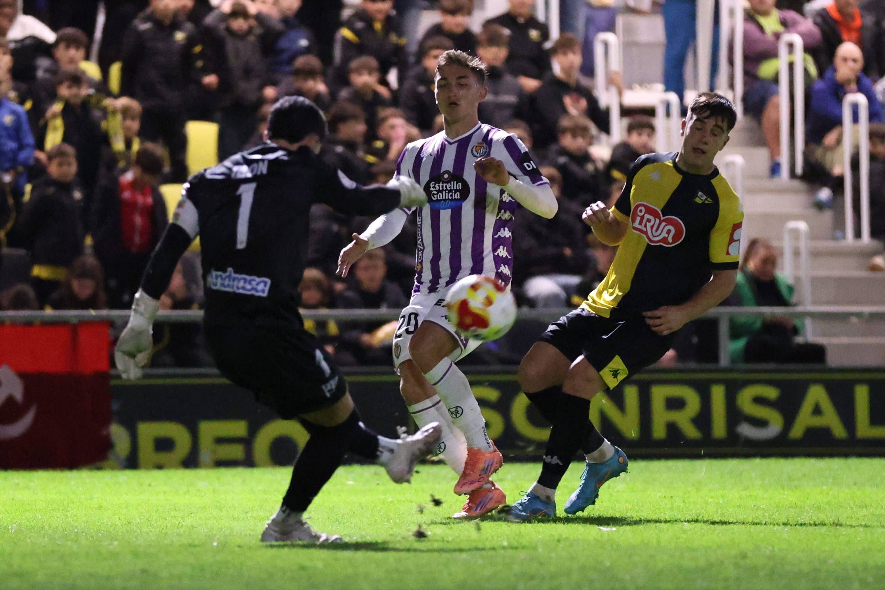 Las imágenes de la bochornosa eliminación del Real Valladolid