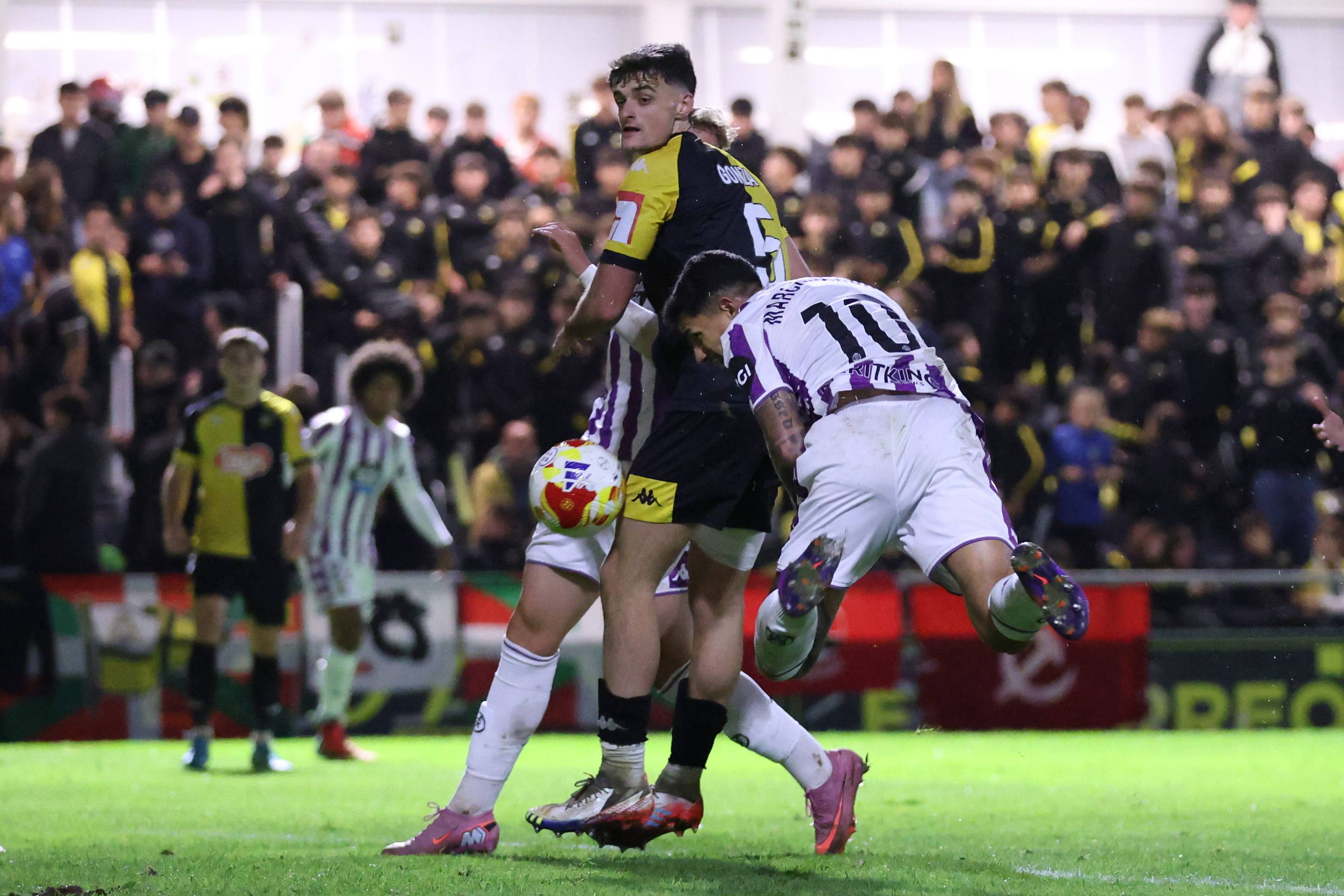 Las imágenes de la bochornosa eliminación del Real Valladolid