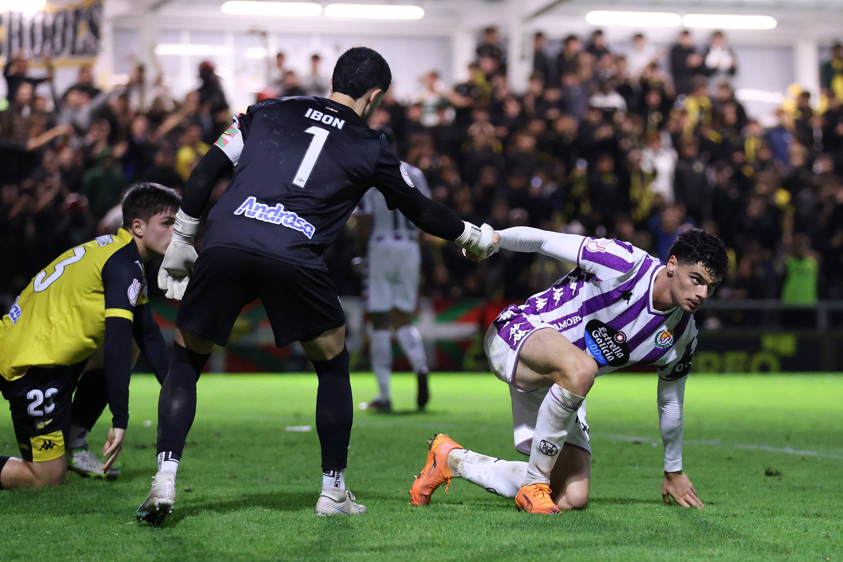 Las imágenes de la bochornosa eliminación del Real Valladolid