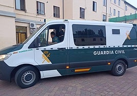 Furgón de la Guardia Civil.