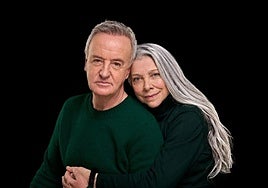 La actriz Kiti Mánver, junto a su compañero de reparto Carlos Hipólito.