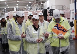 La Consejera de Industria, Comercio y Empleo de la Junta, Leticia García Sánchez, visita las intalaciones de Acor.
