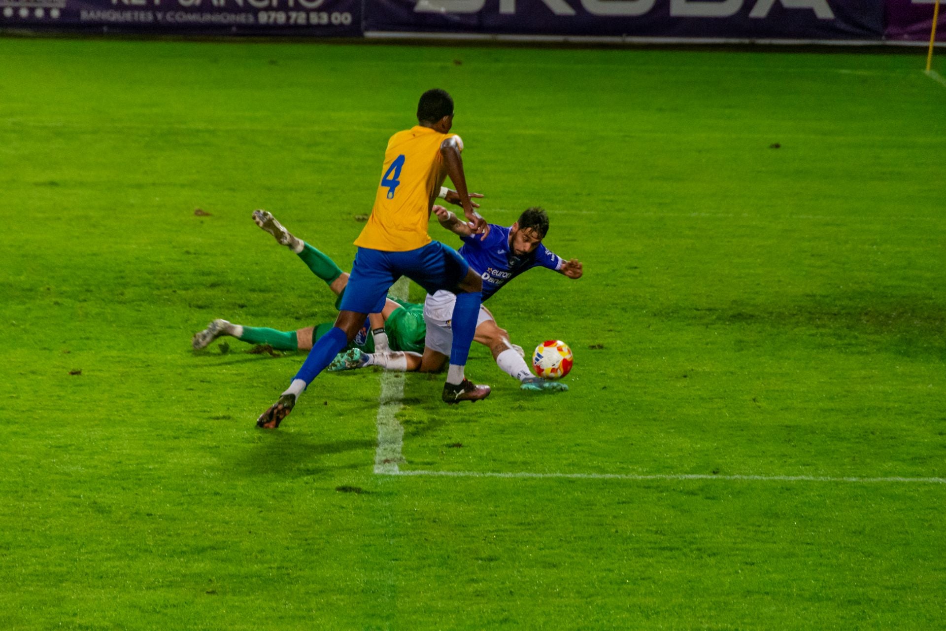 El Palencia Cristo sigue en lo alto de la tabla