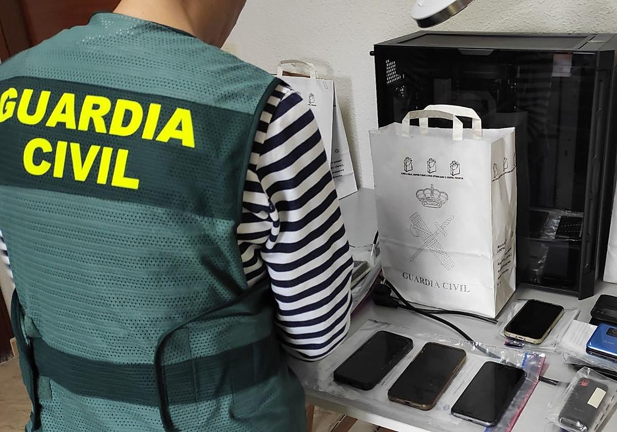 Material incautado durante la operación.