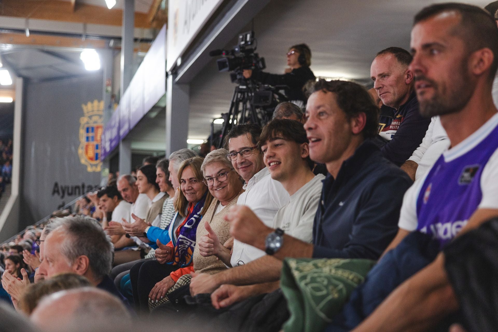 Búscate en las gradas del Súper Agropal Palencia-Alicante