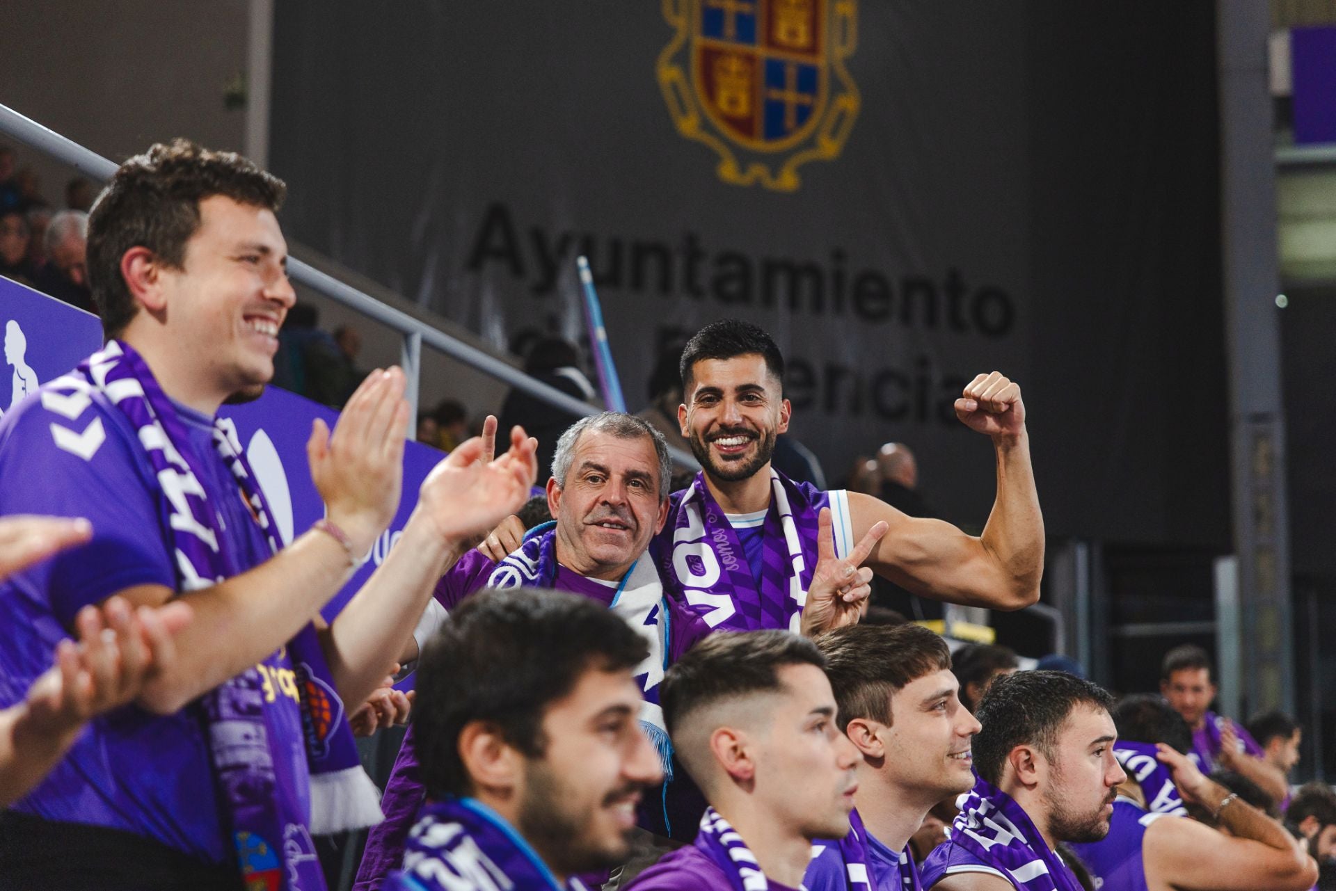 Búscate en las gradas del Súper Agropal Palencia-Alicante