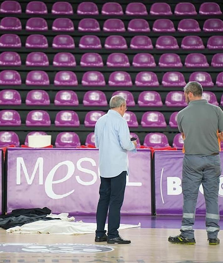 Imagen secundaria 2 - Suspendido el partido entre el UEMC y la Cultural y Deportiva Leonesa por las goteras al grito de ¡fuera, fuera!