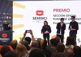 Lectura del palmarés, en el Salón de los Espejos de Calderón.