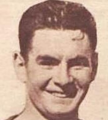 Tomás Larrondo, jugador del Arenas que fue el autor del primer gol marcado en el nuevo estadio municipa