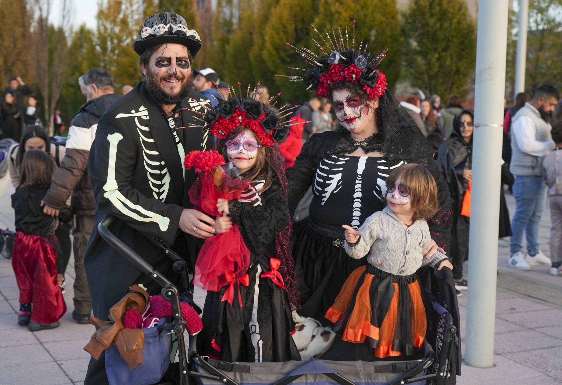 En imágenes el desfile de Halloween en Los Santos Pilarica
