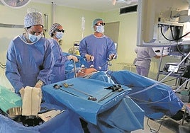 Operación de vejiga por laparoscopia en el Hospital Río Carrión de Palencia, en una imagen de archivo.