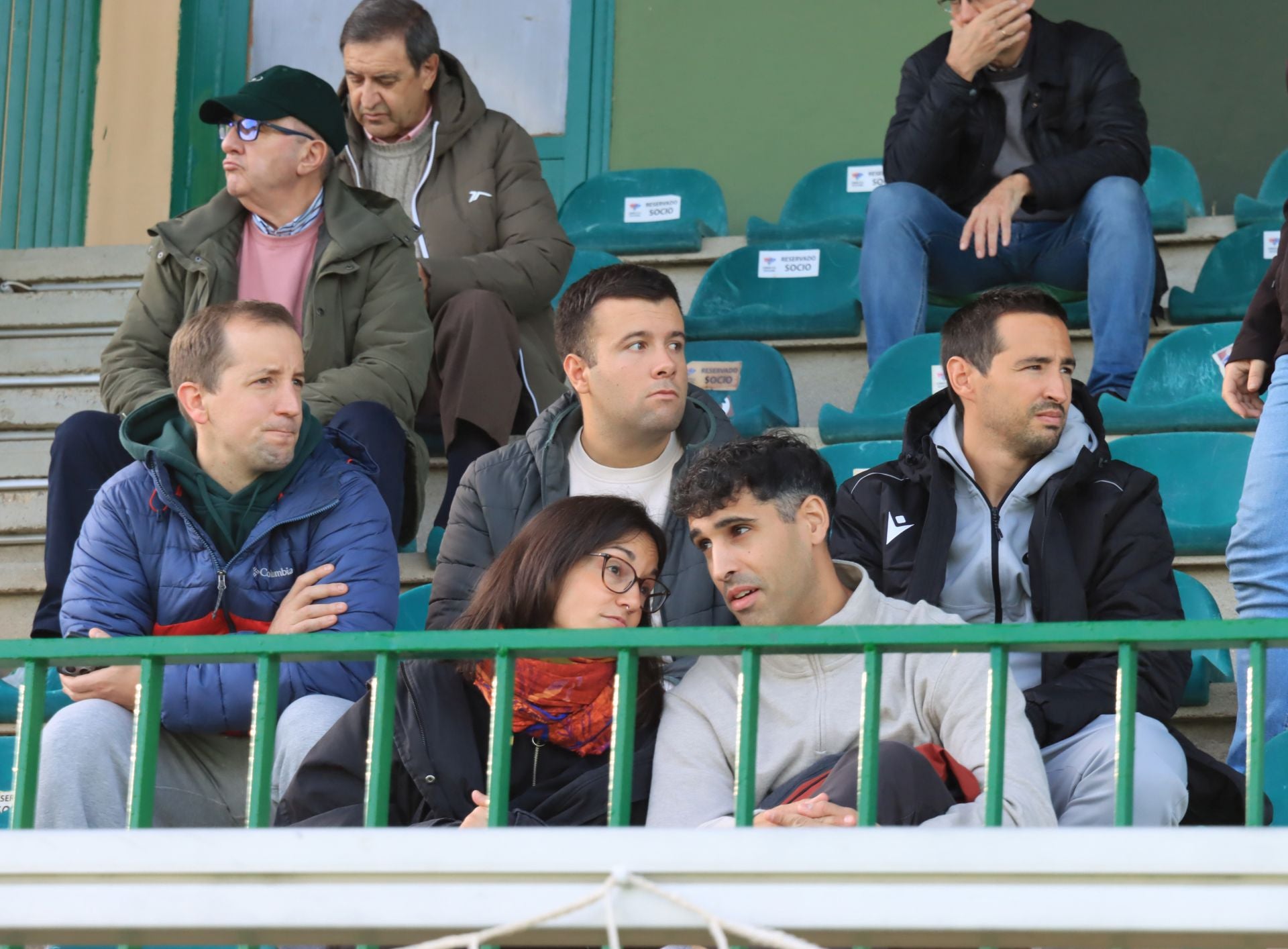 Búscate en las gradas de La Albuera durante el partido de la Segoviana