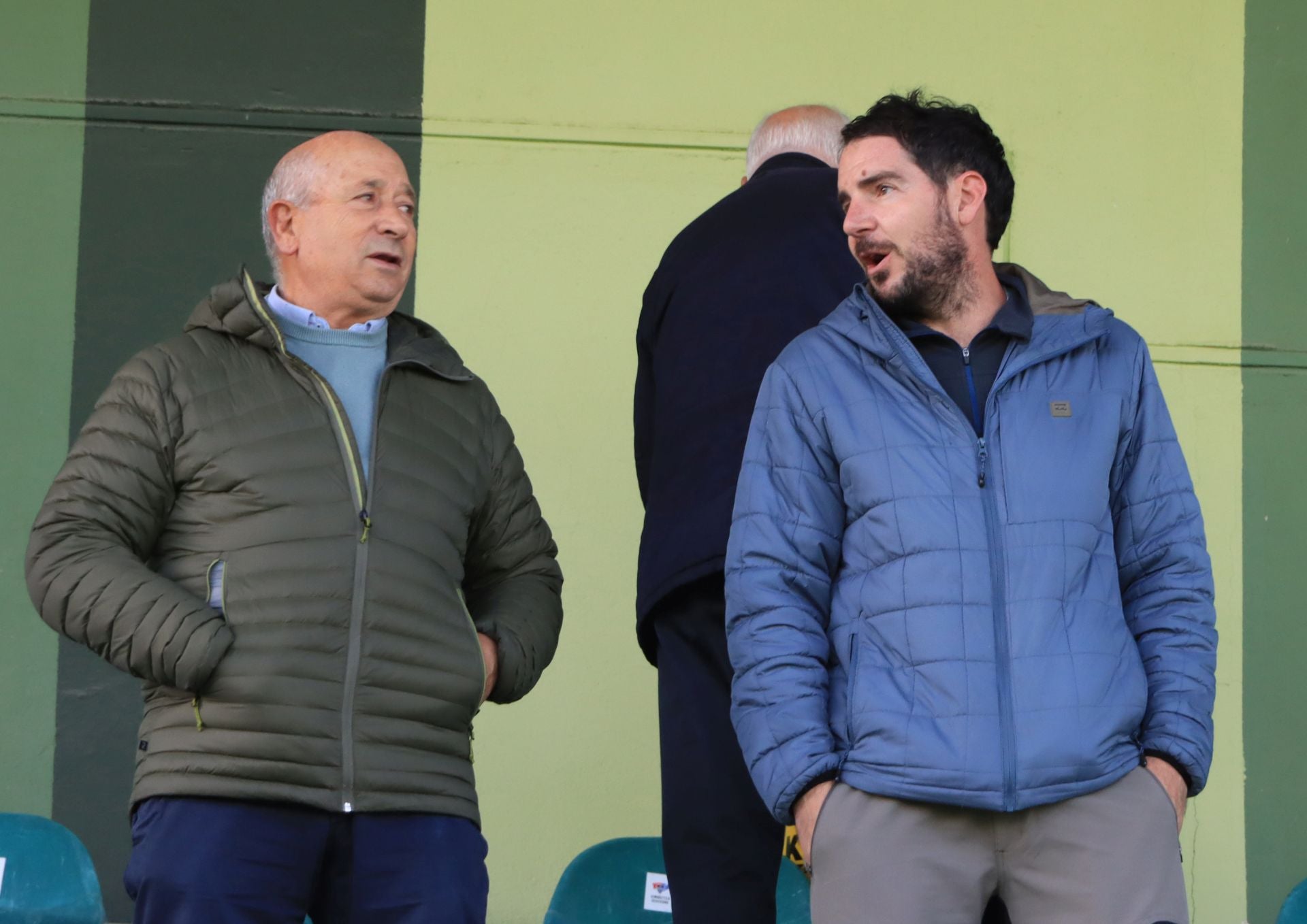 Búscate en las gradas de La Albuera durante el partido de la Segoviana