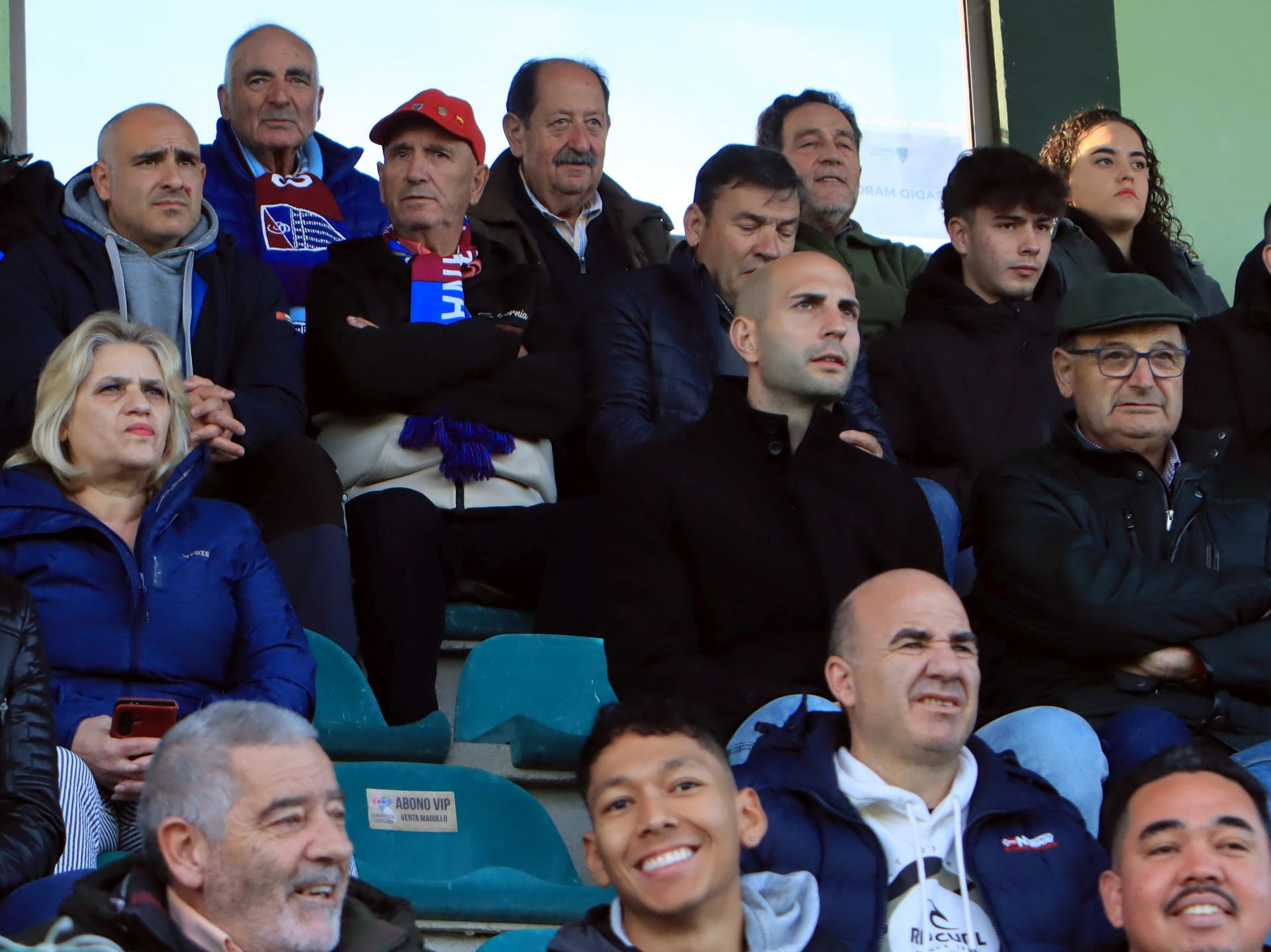 Búscate en las gradas de La Albuera durante el partido de la Segoviana