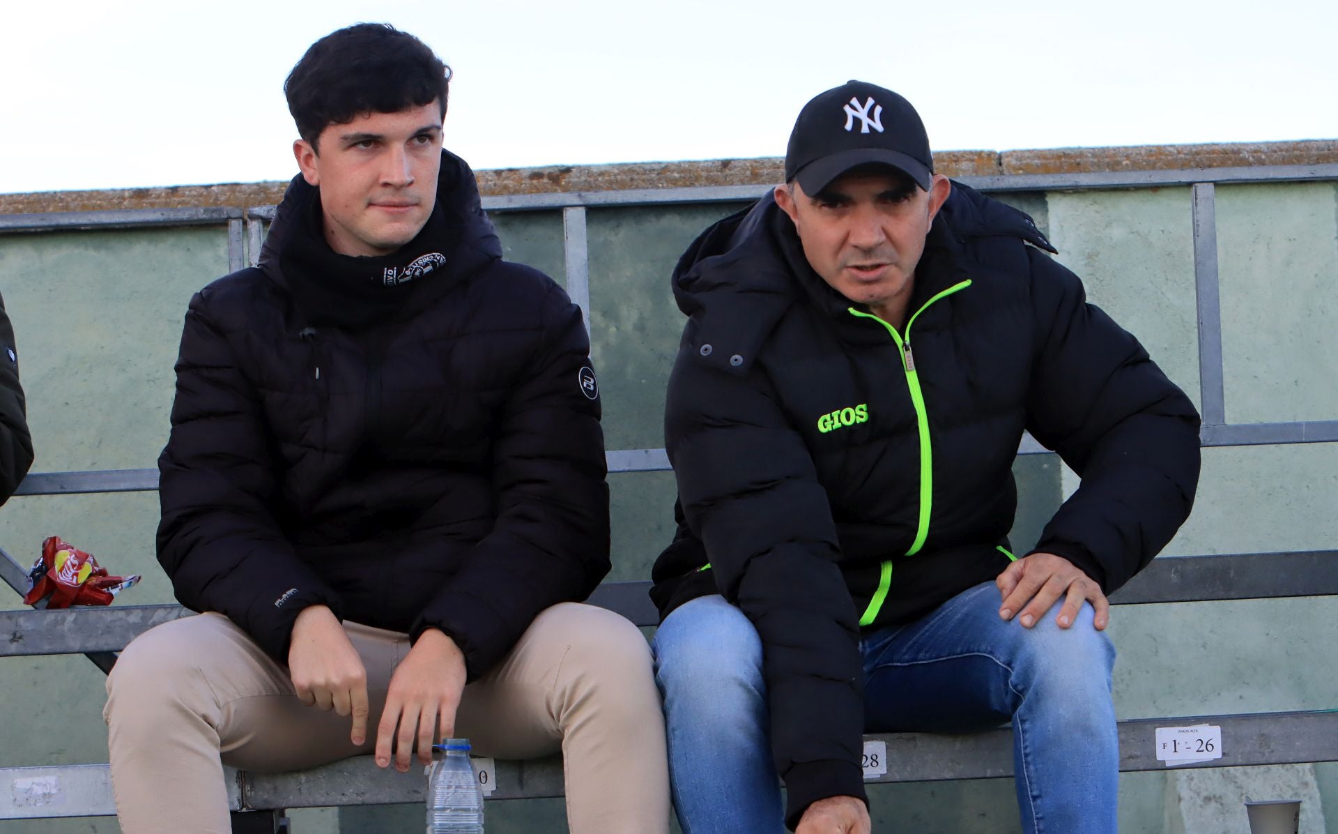 Búscate en las gradas de La Albuera durante el partido de la Segoviana