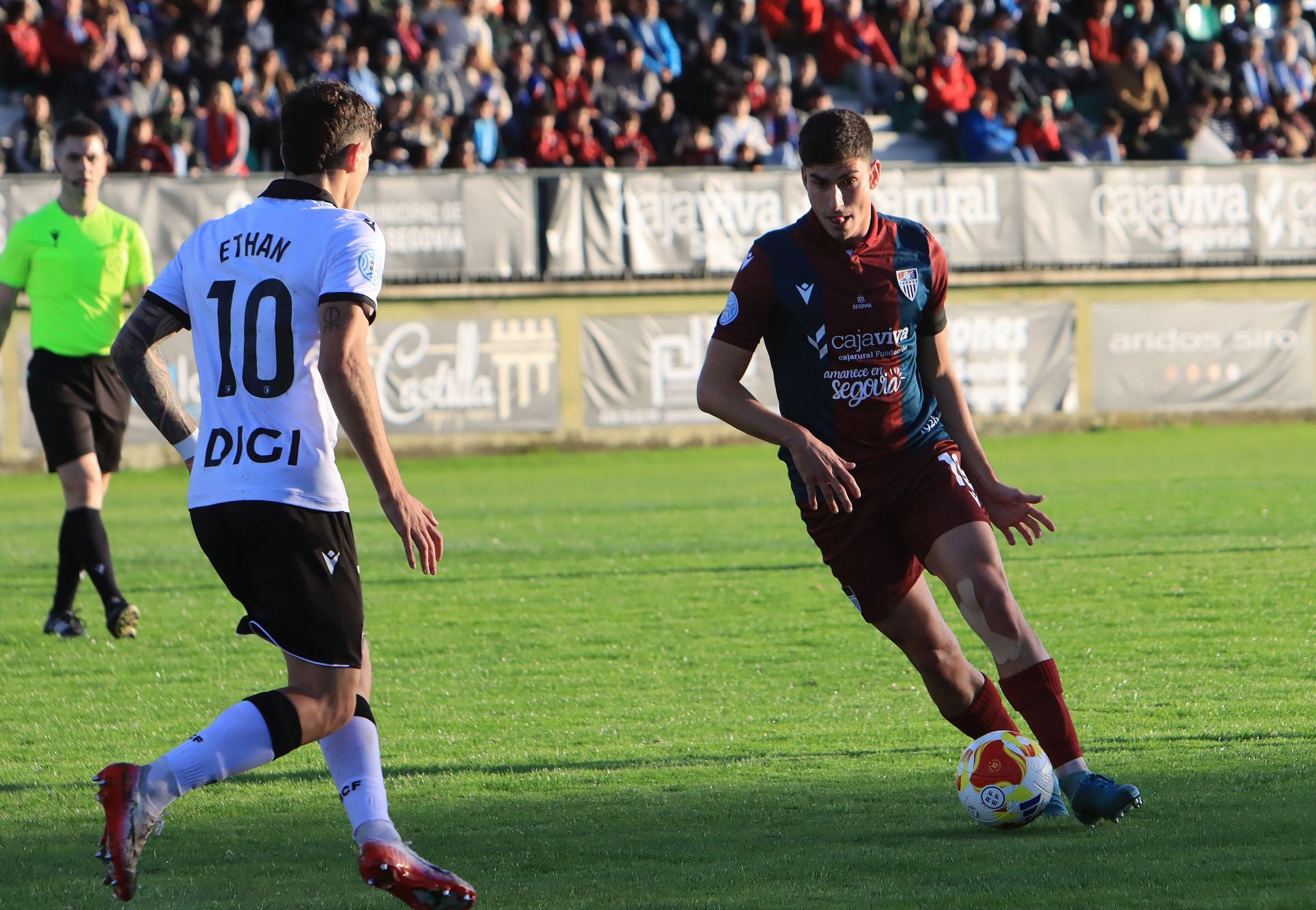 Fotos del partido entre la Segoviana y el Burgos Promesas