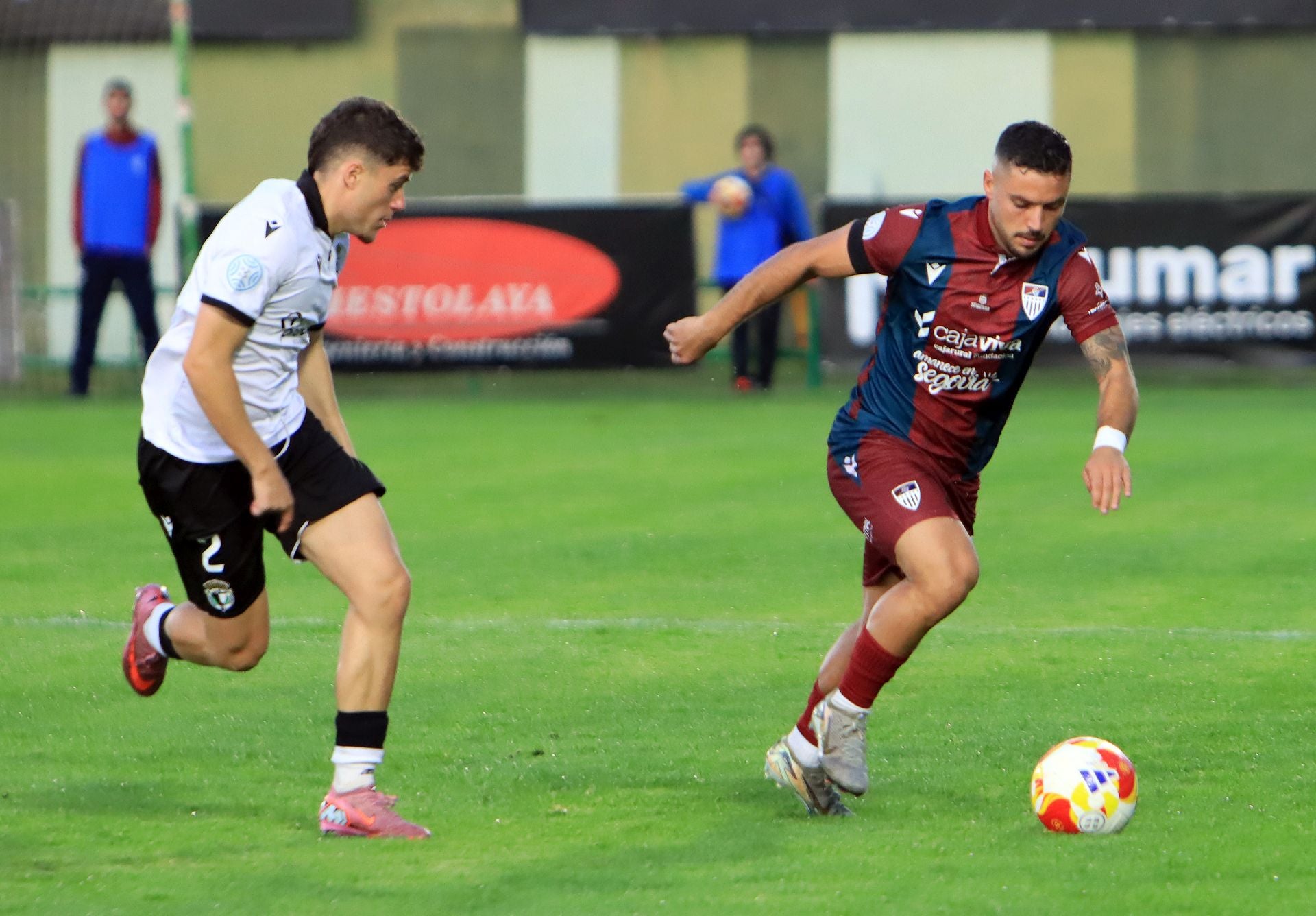 Fotos del partido entre la Segoviana y el Burgos Promesas