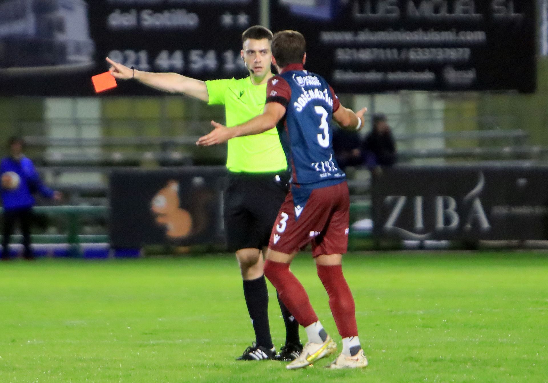 Fotos del partido entre la Segoviana y el Burgos Promesas