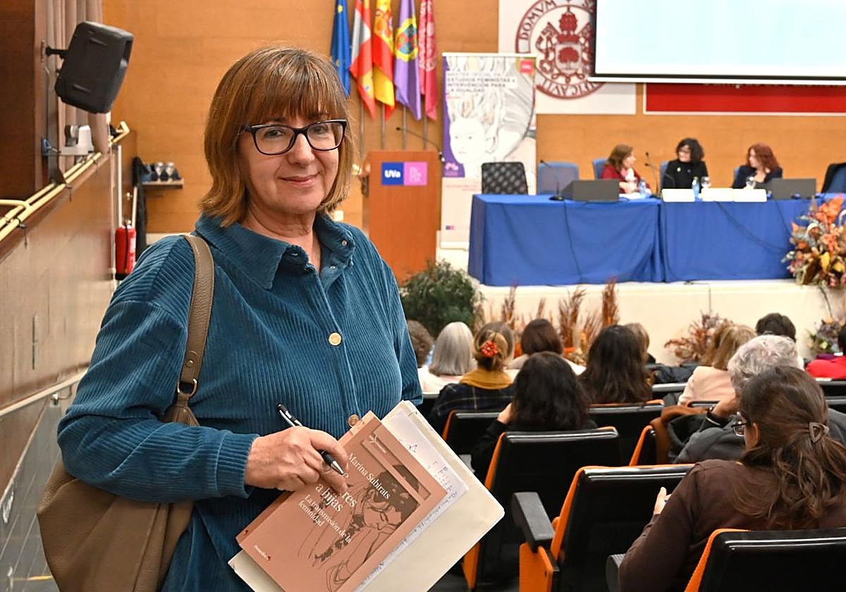 Ana de Miguel Álvarez, en el campus de Palencia.