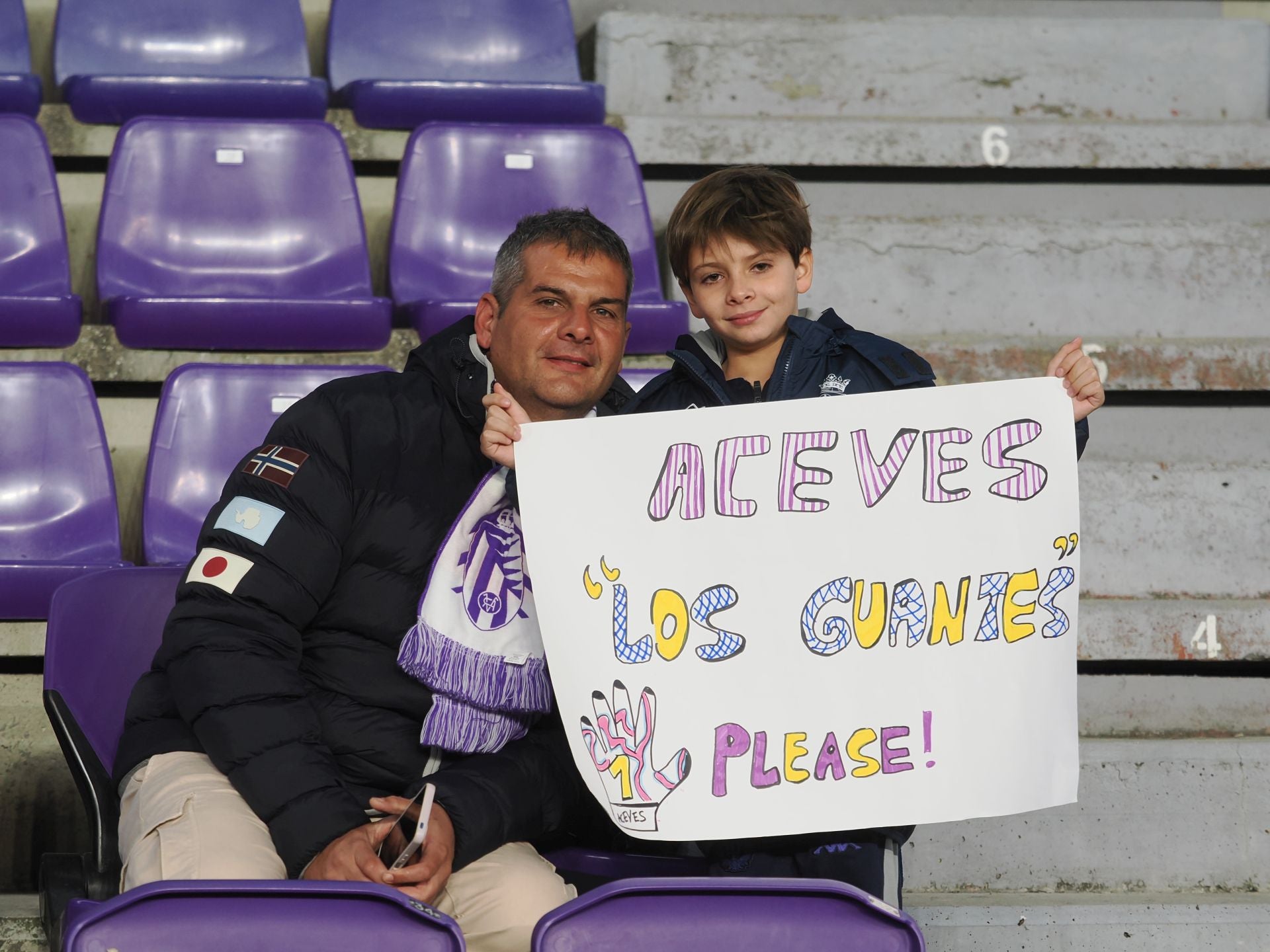 Búscate en la grada del estadio José Zorrilla (1/4)