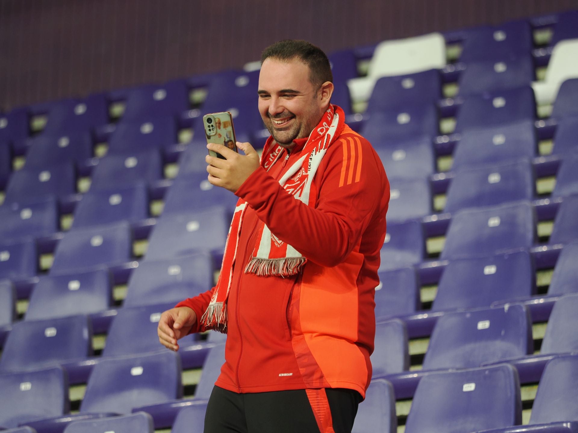 Búscate en la grada del estadio José Zorrilla (2/4)