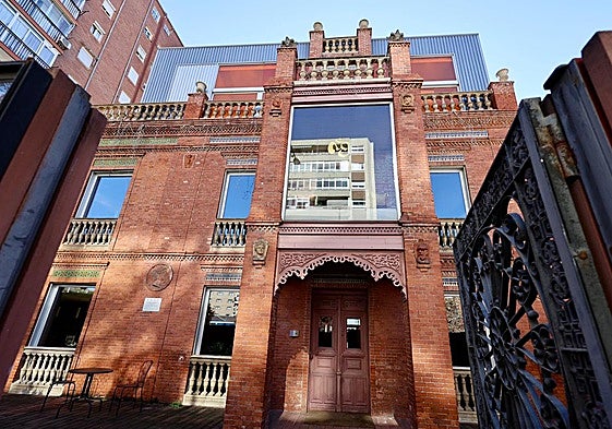 El chalé de la familia Aragón en el paseo de España