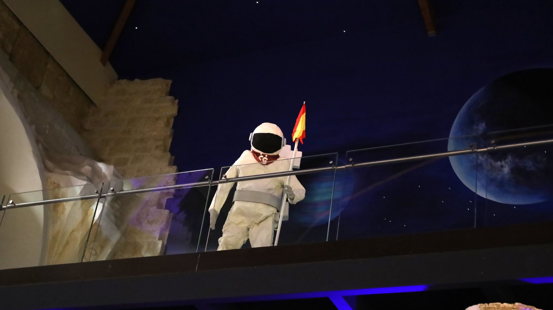 Hospitalarias reinterpreta el cosmos en Palencia