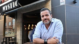 El cantante vallisoletano Fran Pahino en el bar Mystic.