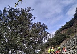 Rescate del cuerpo del joven fallecido en el monte Pajariel.