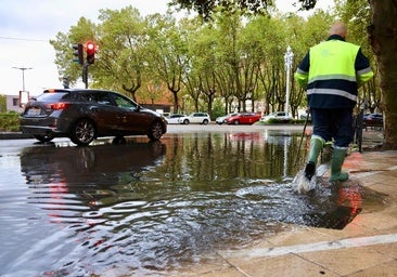 La tormenta deja un reguero de balsas por todo Valladolid y obliga a cerrar el Campo Grande