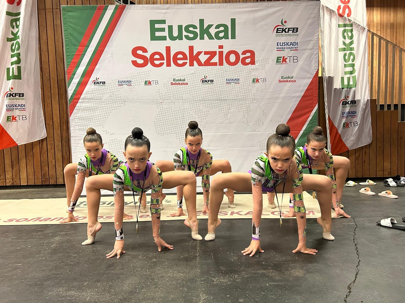 Las integrantes del equipo alevín de La Victoria.