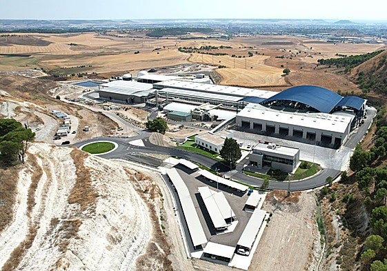 Imagen aérea del renovado Centro de Tratamiento de Residuos de Valladolid.