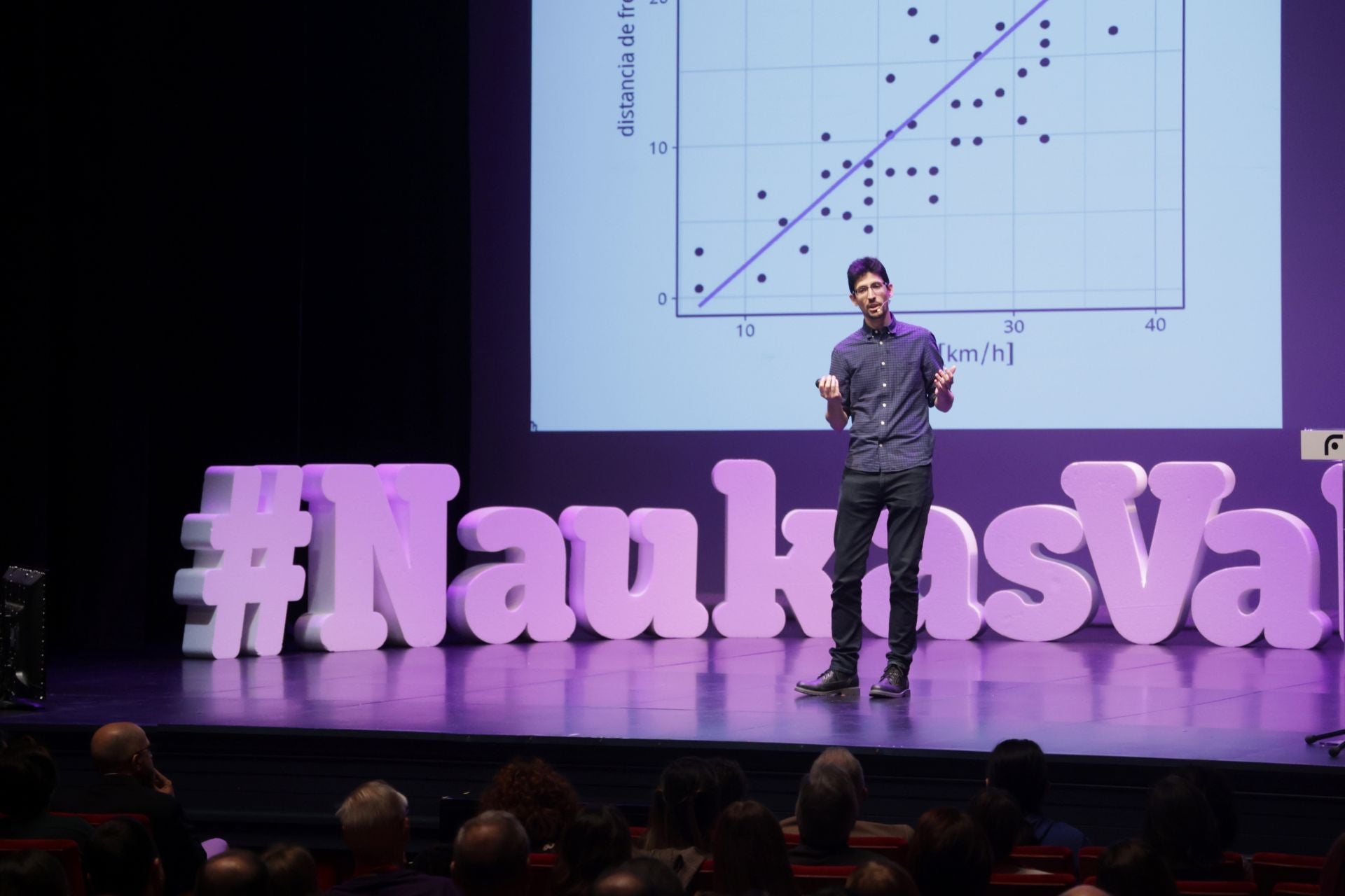 El Teatro Zorrilla acoge Naukas, charlas divulgativas y desenfadadas sobre ciencia