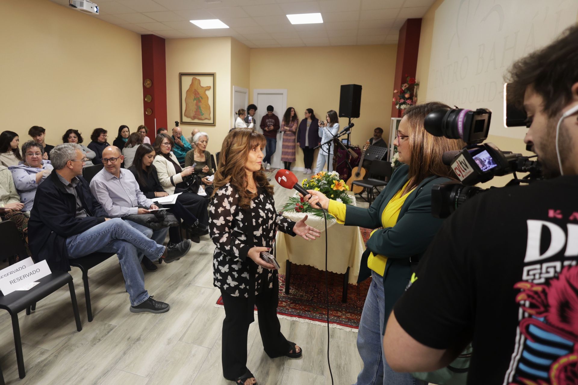 La inauguración de la sede de la religión bahá&#039;i en Valladolid, en imágenes