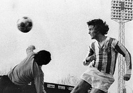 Rusky cabecea para superar la estirada del guardameta rival en el viejo estadio José Zorrilla.