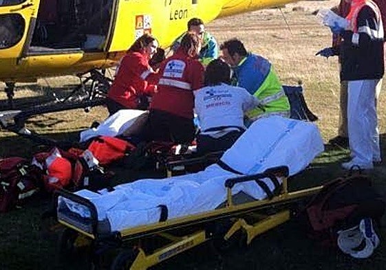Rescate a un piloto de parapente en Arcones en una fotografía de archivo.