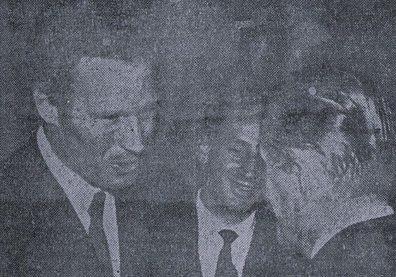 Charlton Heston y el alcalde de Valladolid, José Luis Gutiérrez Semprún, el día que recibió el premio.