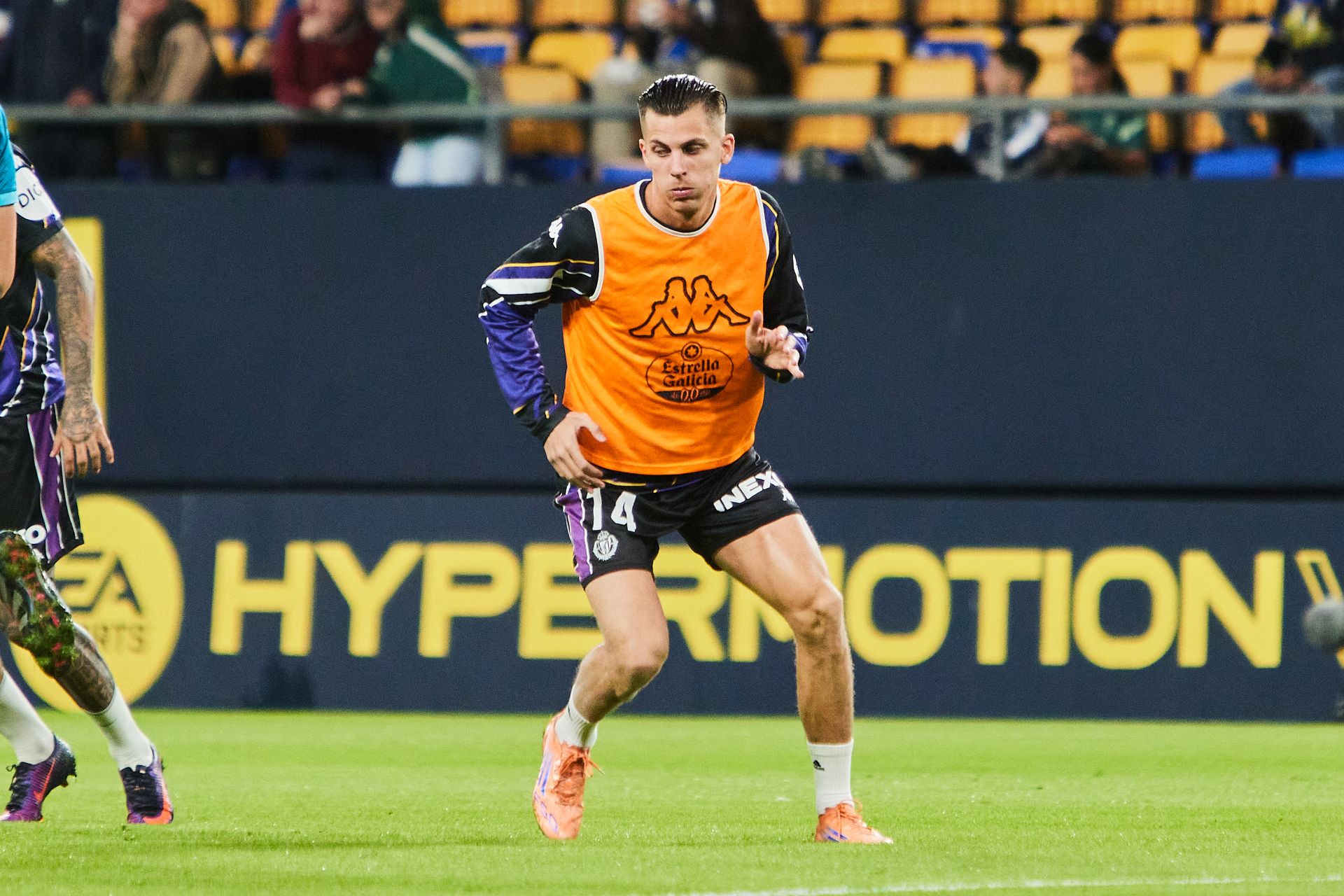 El partido entre el Cádiz y el Real Valladolid, en imágenes (1/2)