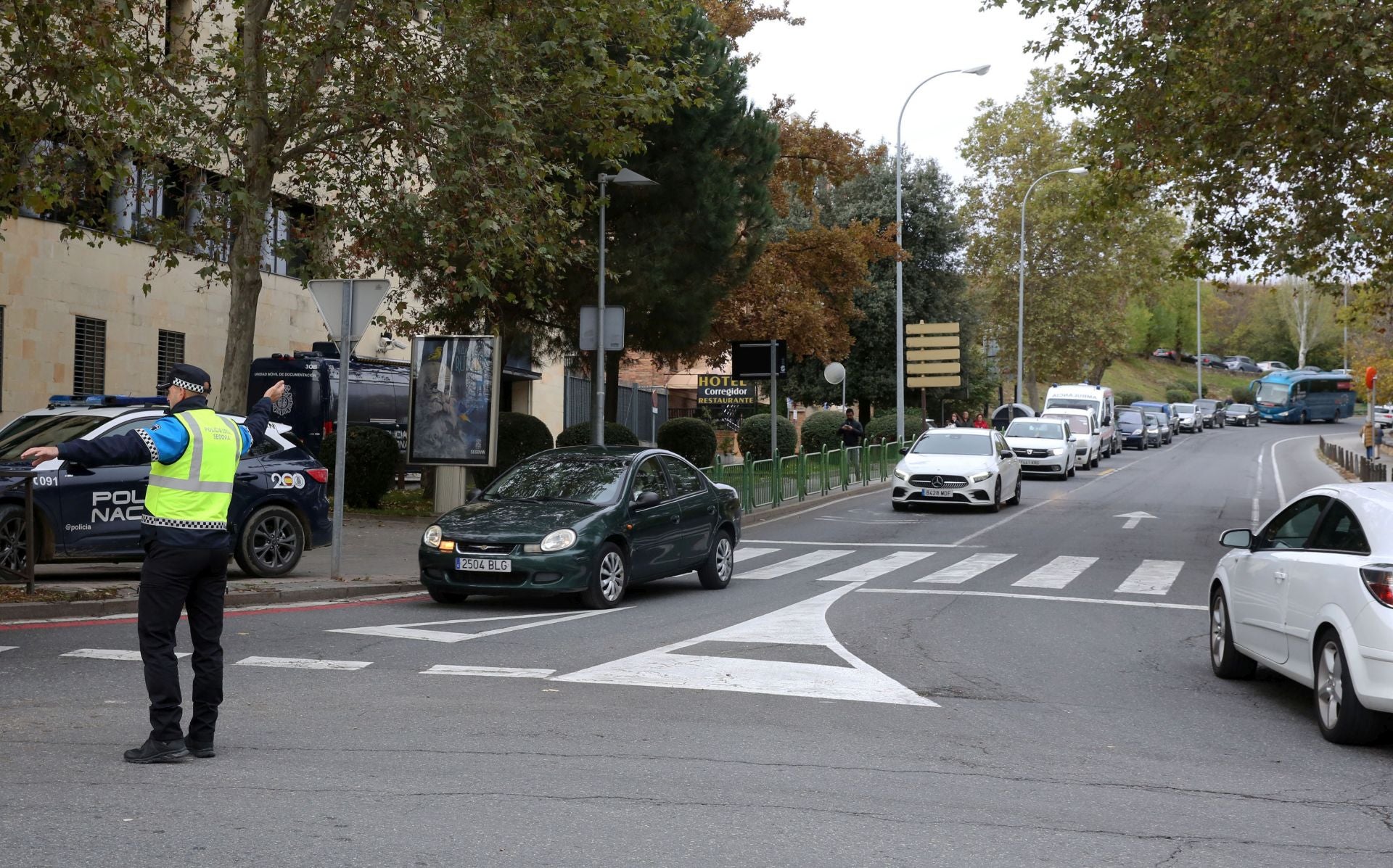 Fotos de los atascos en Ezequiel González por las obras