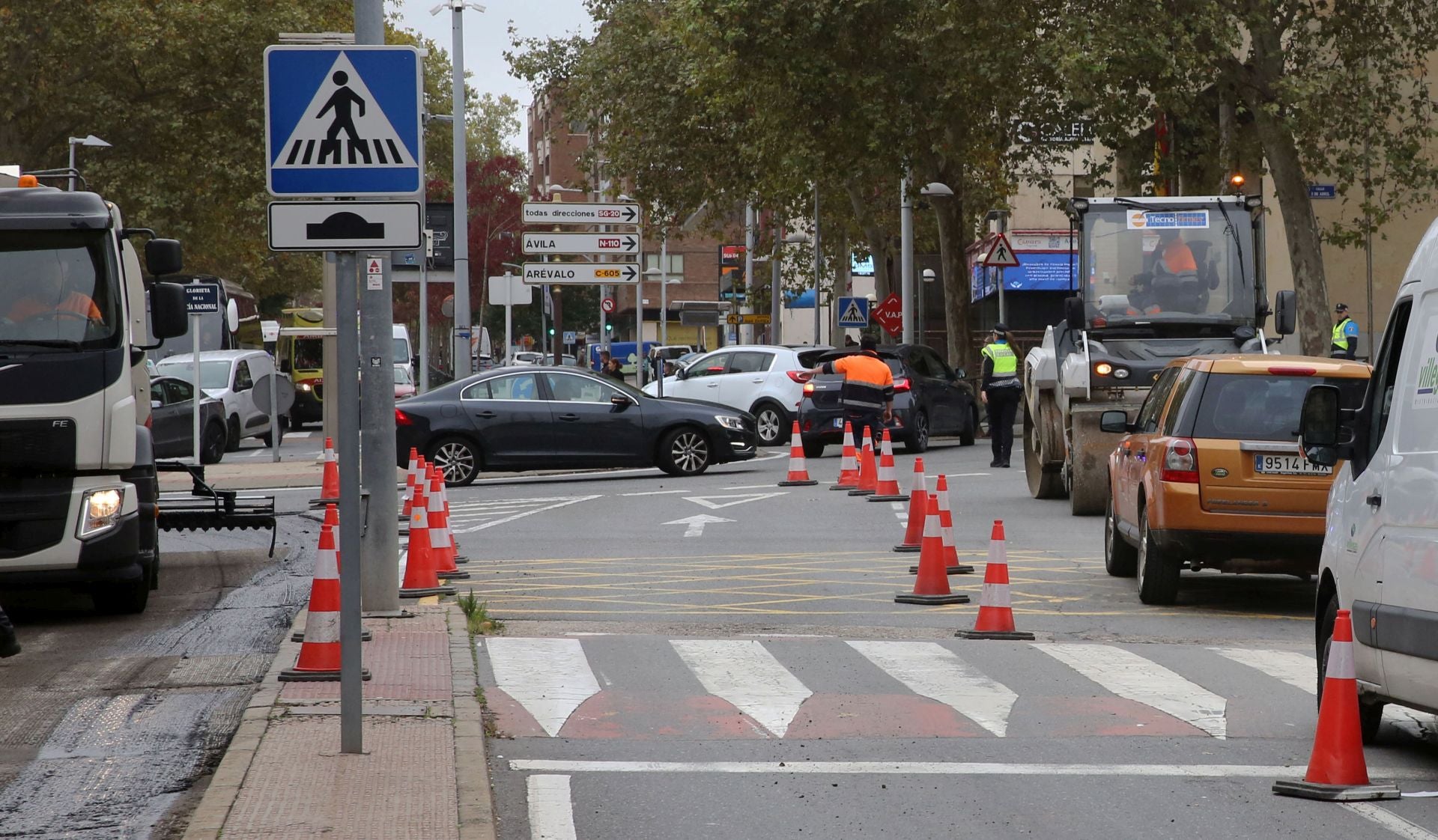 Fotos de los atascos en Ezequiel González por las obras