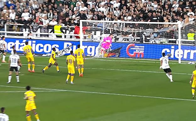 Ante el Burgos. Sergio González cabeceó una falta al área en el 83 en una acción que Guilherme desbarató con una espectacular parada para mantener el 0-1 final.